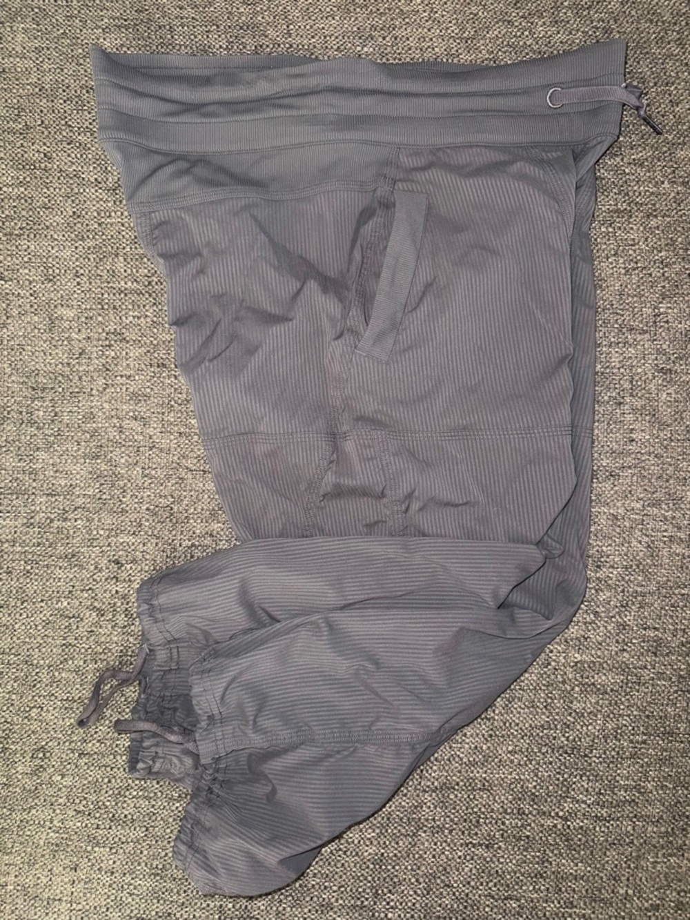 Preowned Lululemon Dance Studio Crop Capri Pants Size 6 Drawstring Gray